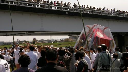 衣手社・河原斎場へ