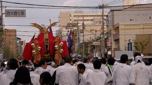 西大路七条へ入る櫟谷社